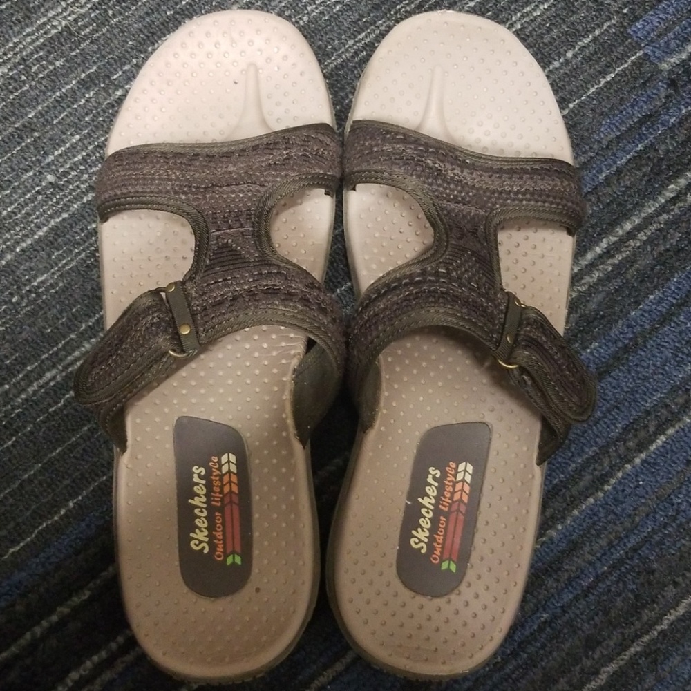 Sketchers slide on shoes